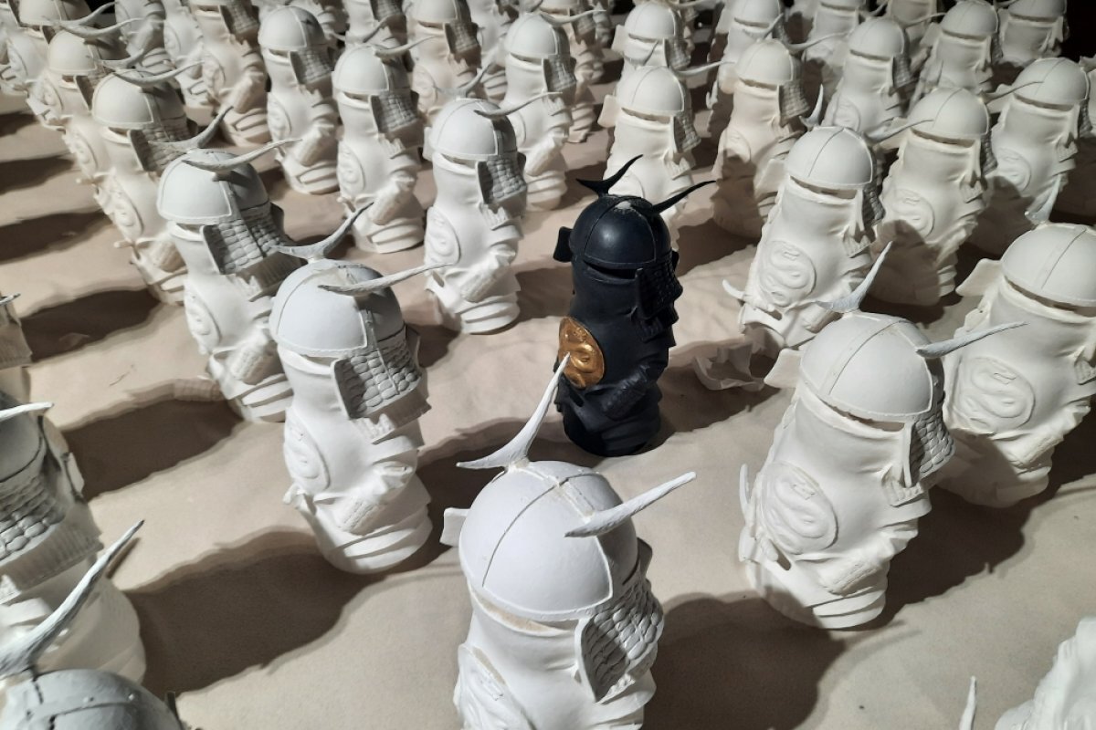    Самая масштабная часть не только мифологического блока экспозиции, но и всей выставки – инсталляция «Один в поле воин».