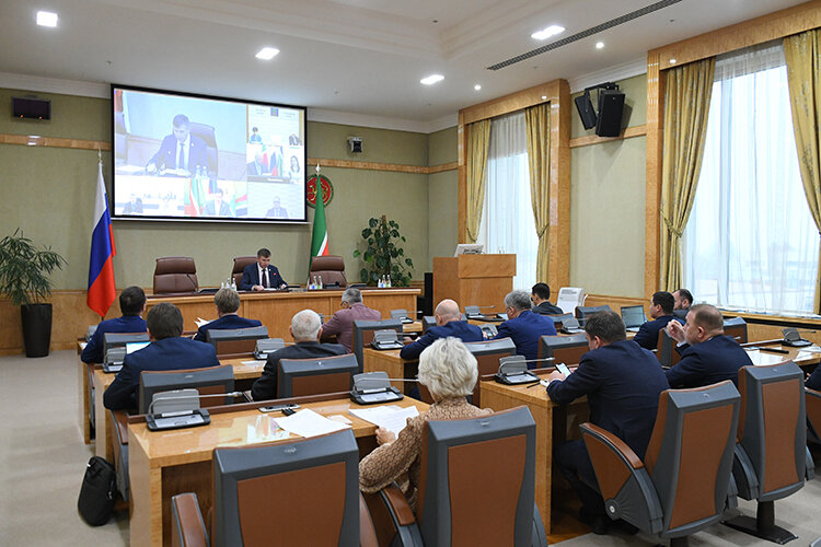    Татарстанские ТОСЭРы пополнятся инвестициями почти на 3,5 млрд рублей. Таков итог вчерашнего заседания в кабинете министров РТ, где рассмотрели заявки от пяти компаний Фото: mert.tatarstan.ru