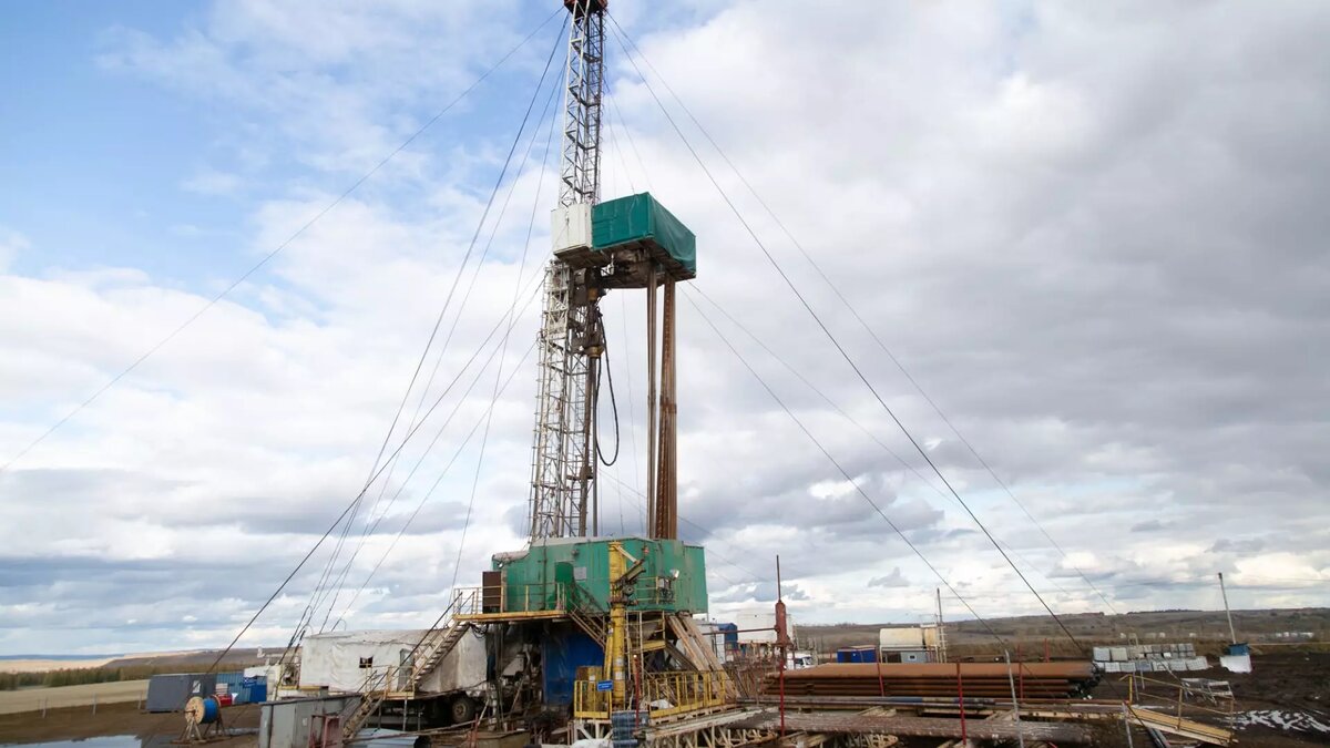     Скважины «Сургутнефтегаза» начали консервировать до «лучших времен». Это связано со снижением добычи нефти.