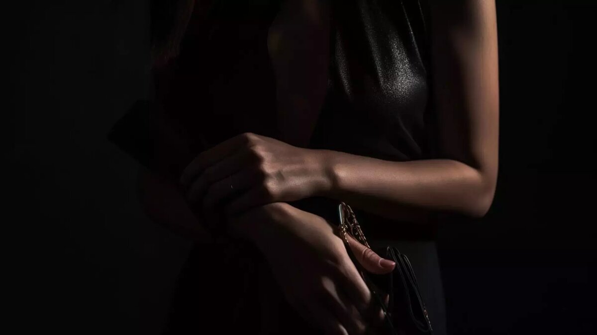     Жительницы Нижнего Новгорода обвинили модельное агентство в мошенничестве. Девушек якобы зовут сняться в рекламной фотосессии за деньги и навязывают им там кредиты. О подробностях рассказали в эфире телепрограммы «Кстати».