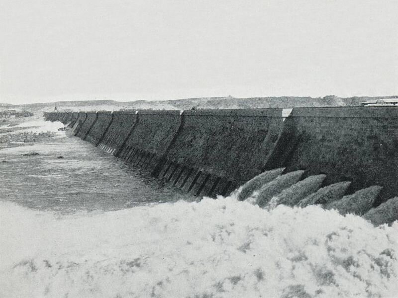 Нижняя Асуанская плотина  1906 год.