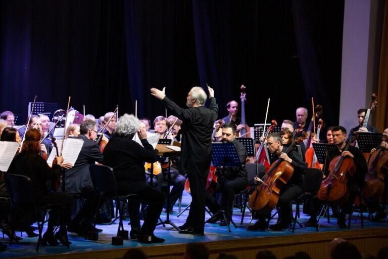    Для оренбуржцев подготовлена праздничная программа к предстоящим выходным Андрей Севостьянов