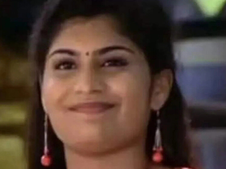     Источник фото: стоп-кадр из видео с индийской актрисой, известной как доктор Прия, опубликованном на ютубе.