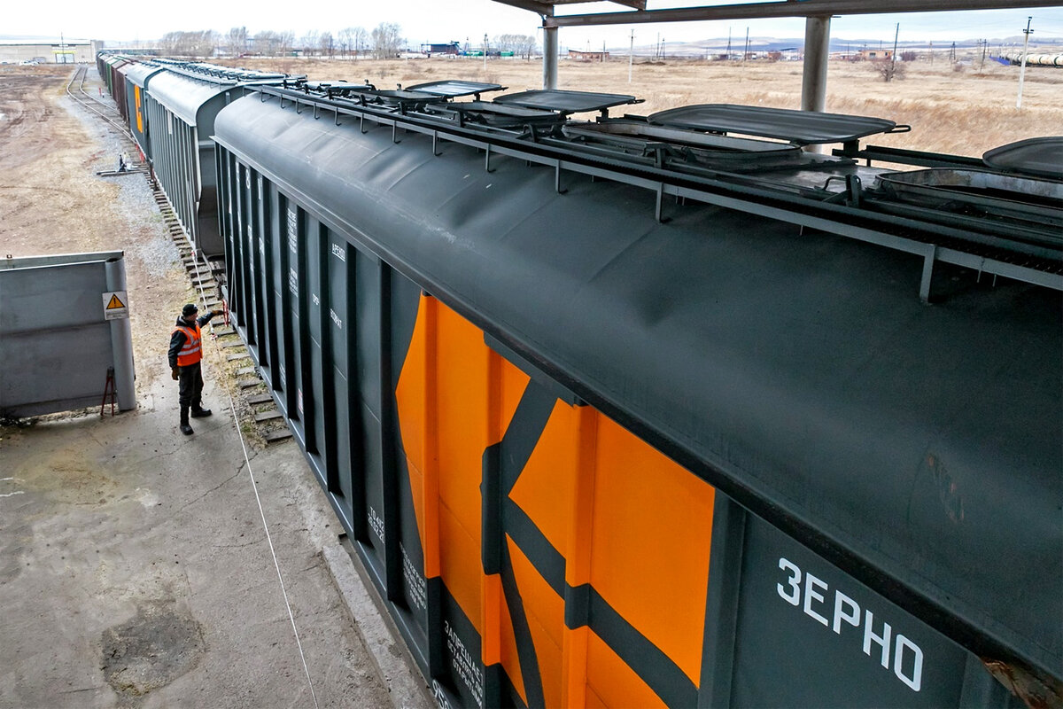     Железная дорога – основной способ доставки зерна на дальние расстояния