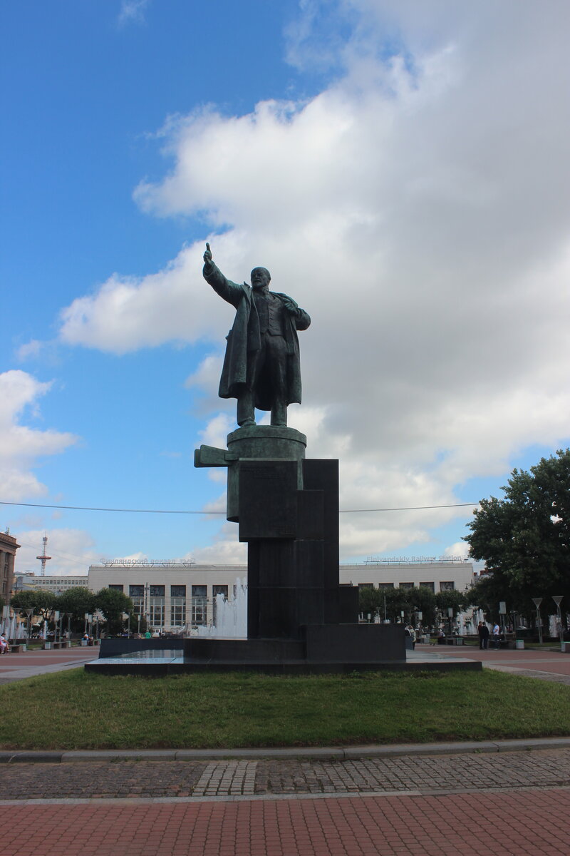 Ленин на Броневике