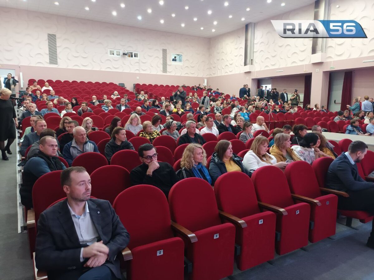  📷    В Оренбурге проходят публичные слушания по проекту генерального плана Марина Шарт