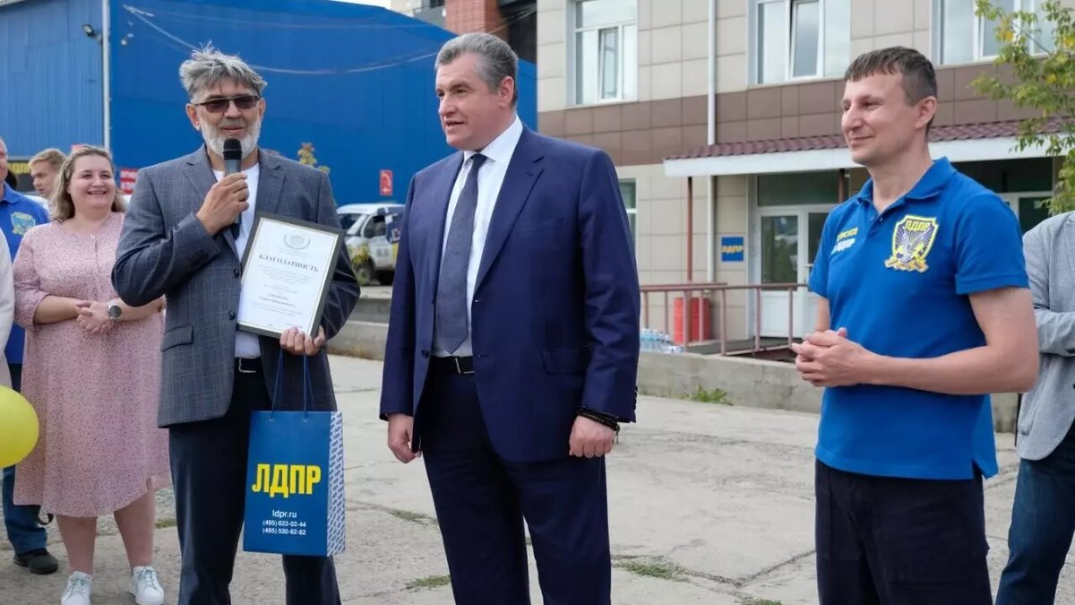     Руководитель партии ЛДПР Леонид Слуцкий прокомментировал задержание своего однопартийца — депутата краевого заксобрания Александра Глискова, который подозревается в получении взятки в особо крупном размере.