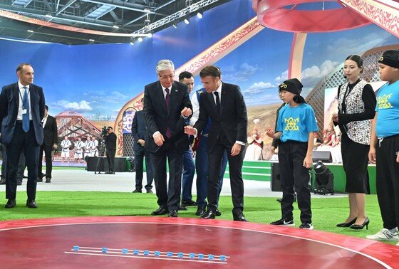    Касым-Жомарт Токаев и Эммануэль Макрон