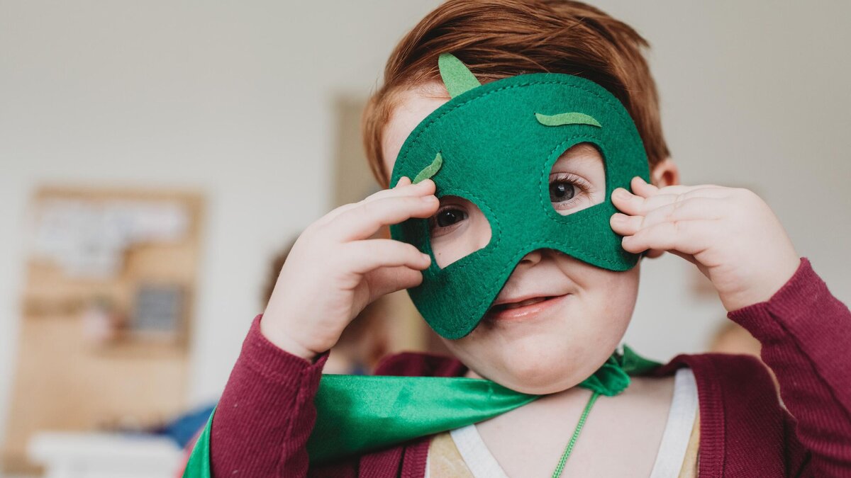    Смайлики на детских лицах спасут от порчи и сглаза? © Unsplash / Jessica Rockowitz
