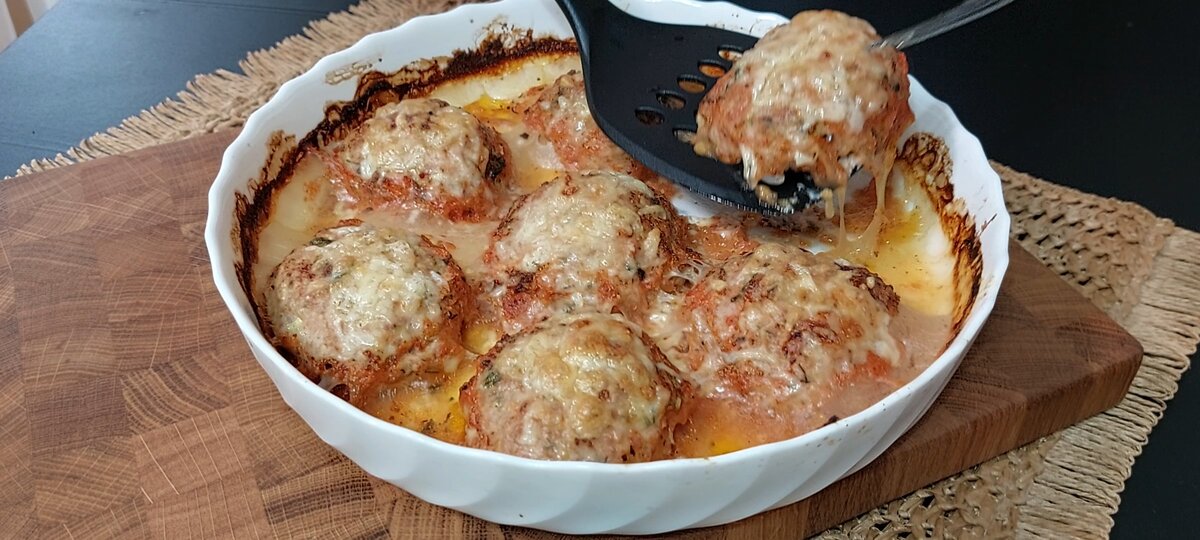 Котлеты из индейки и кабачка, запечённые в духовке.
