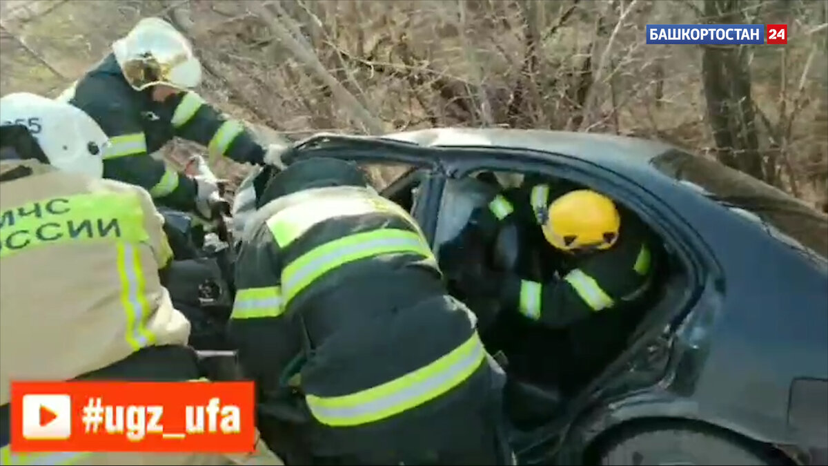    Водителя иномарки зажало в салоне после аварии на улице Перспективной в Уфе