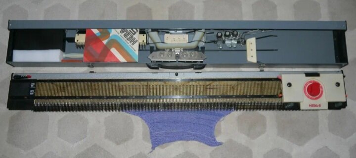 Нева 5 1990 года. Завод "Вулкан"