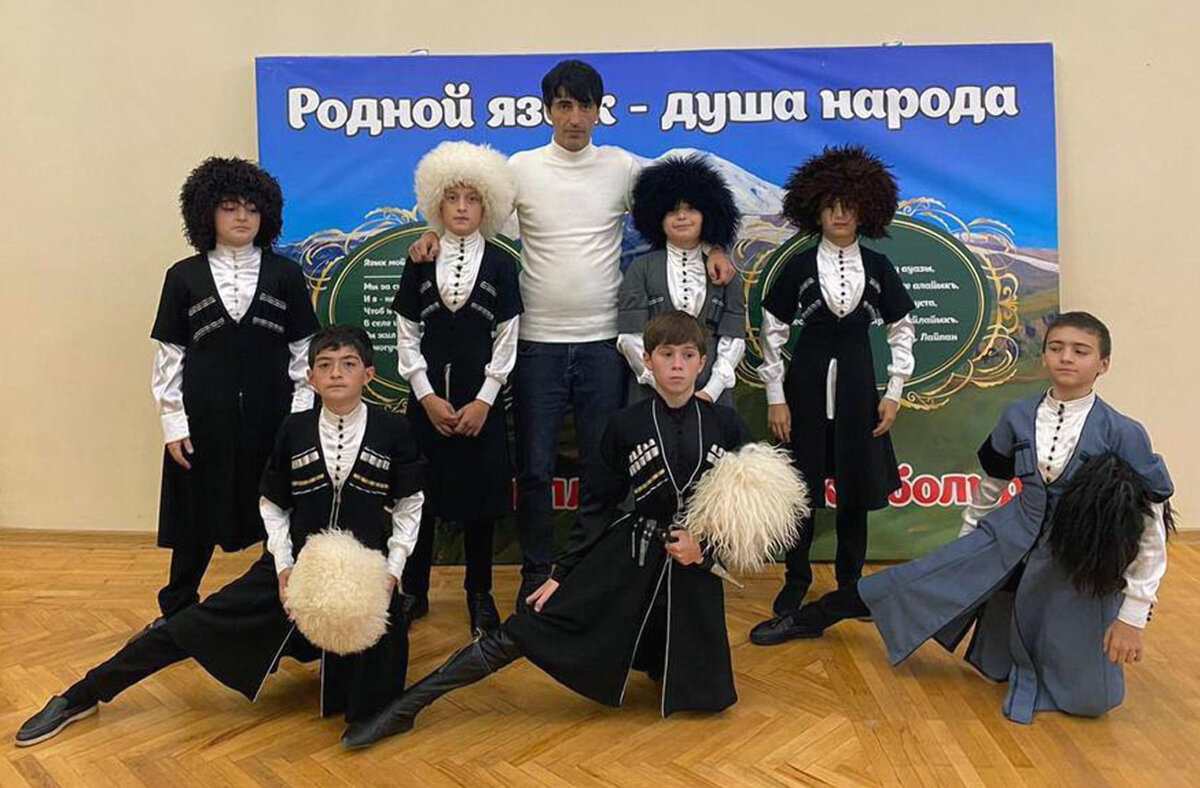 Свою миниатюру на конкурсе представили учащиеся школы № 6 г. Карачаевска