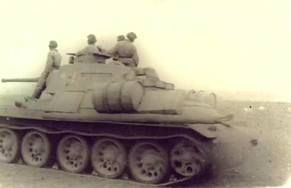 Северо-Западный фронт. Солдаты идут в наступление