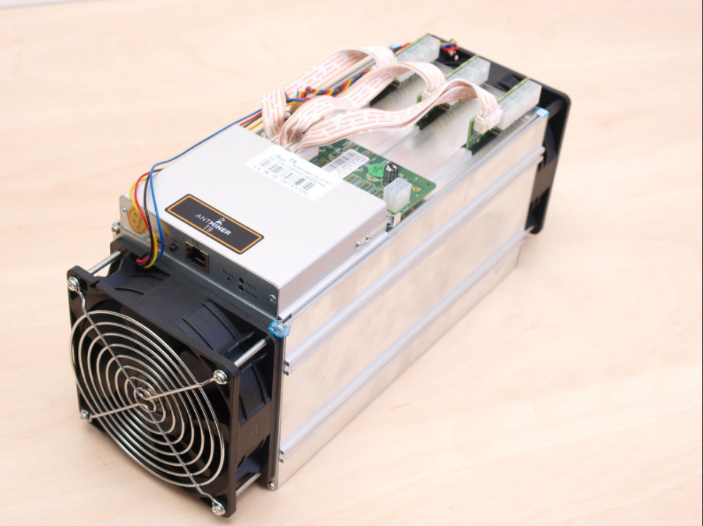 Асикс майнинг. Асик с9. Клеммы на асик с9. ASIC 9. Antminer l3+ водяное охлаждение.
