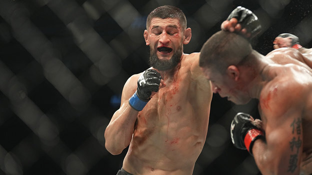    Хамзат Чимаев и Гилберт Бернс. Global Look Press