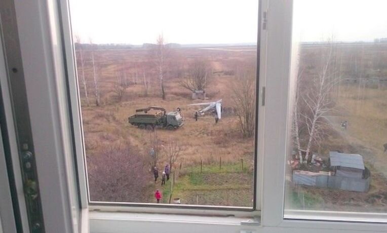 Вид из окна жилого дома под Рязанью, где упал недоделанный "Орион"
