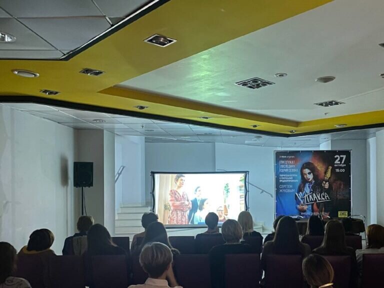    «Ростелеком» показал оренбуржцам последние эпизоды сериала «Плакса» Кристина Просвиркина