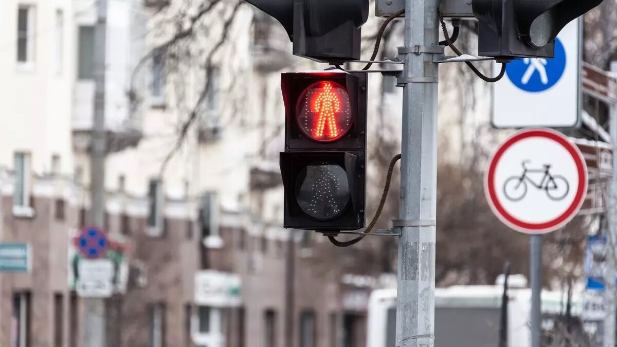    Сейчас завершен первый этап установки, в дальнейшем модернизировать светофоры планируется и в других частях города.