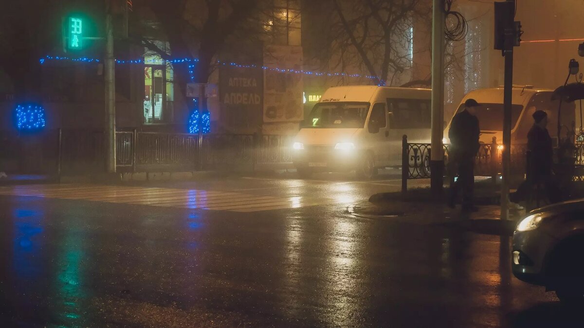     Нижегородка подала иск на ООО «Мещеряков и компания». По вине перевозчика, она получила травмы и переломы. Из-за этого ей пришлось уволиться из Роспотребнадзора. Суд оценил моральный ущерб в 200 тысяч рублей, которые компании теперь придется выплатить пострадавшей.