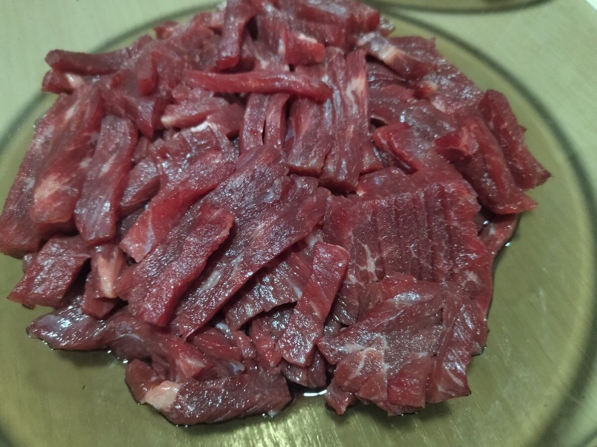 Салат с огурцами и говядиной по-корейски
