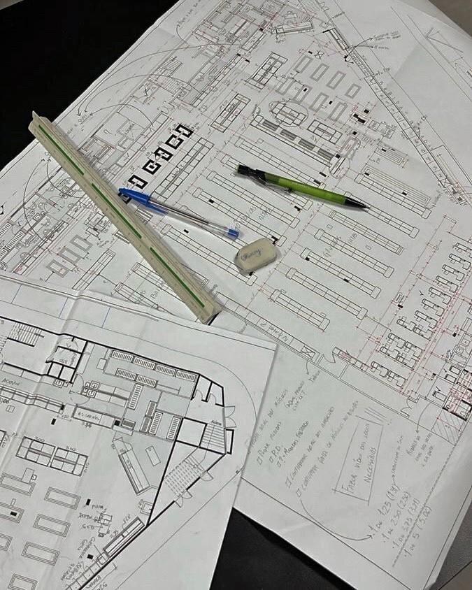 Перед покупкой участка в Сочи, ❗️особенно если вы хотите построить на нем дом —необходимо знать, можно ли строить на этой земле. И если да, то что и как?  
Существует множество видов ограничений по использованию земельного участка: ▪️Нормативы градостроительной зоны; ▪️Охранные зоны; 
▪️Сервитуты и прочее. 

❗️В Сочи их особенно много, но не все они отображаются в выписке ЕГРН или на публичной кадастровой карте. 

Самая полная и актуальная информация будет в ГПЗУ — сколько этажей может быть дом и какой высоты, какой площади, какую часть участка можно застраивать, и т.д.. 

Так же, к ГПЗУ прилагаются технические условия подсоединения будущего дома к инженерным сетям. Среди них - техусловия от Водоканала – обязательный документ для получения уведомления о соответствии.

✅ Наша команда БЕСПЛАТНО поможет заказать ГПЗУ, проанализировать всю информацию из него и дать рекомендации по будущему строительству. 

☎️ Вы можете связаться с нами по телефону 8 928 666 00 22 или оставить заявку на сайте (по ссылке в шапке профиля).