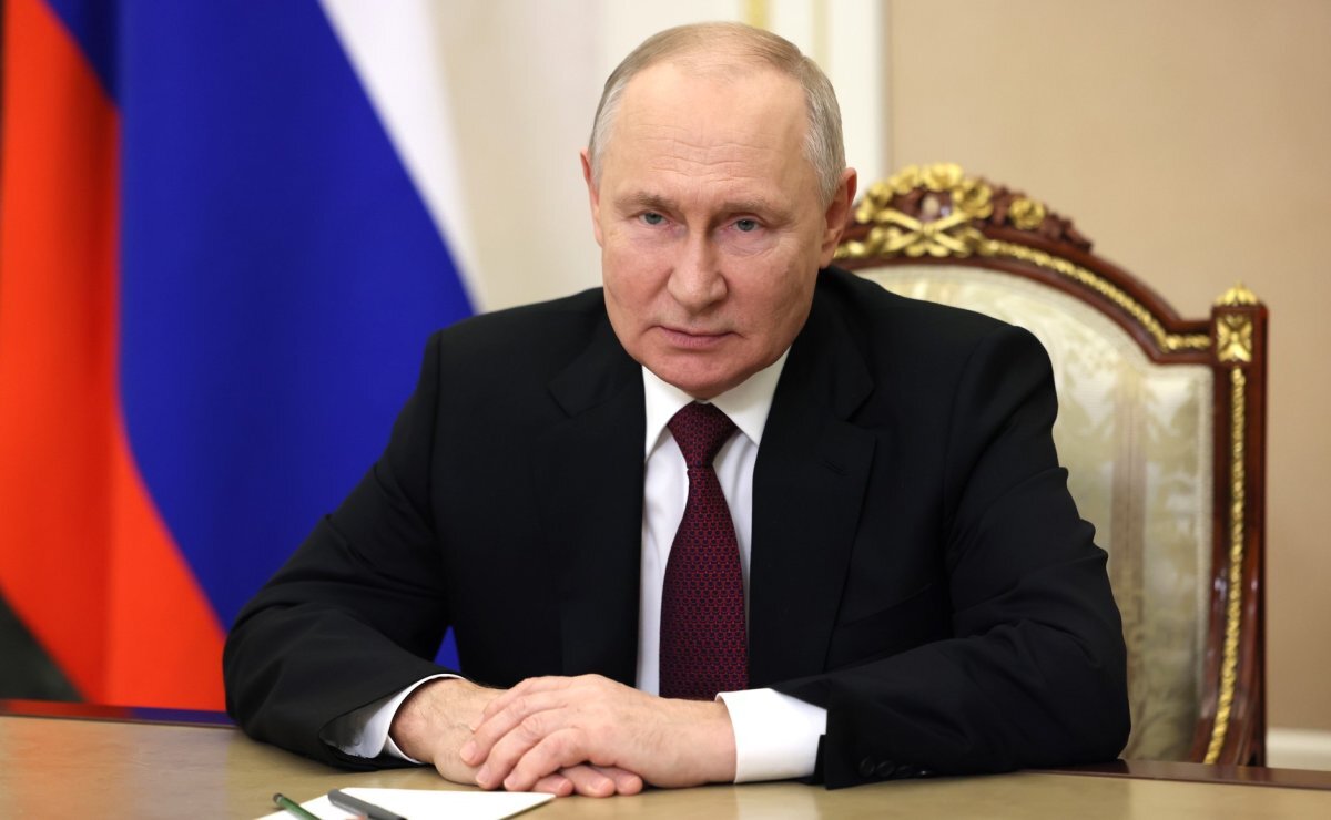    Путин поручил правительству РФ принять меры по стабилизации цен на топливо