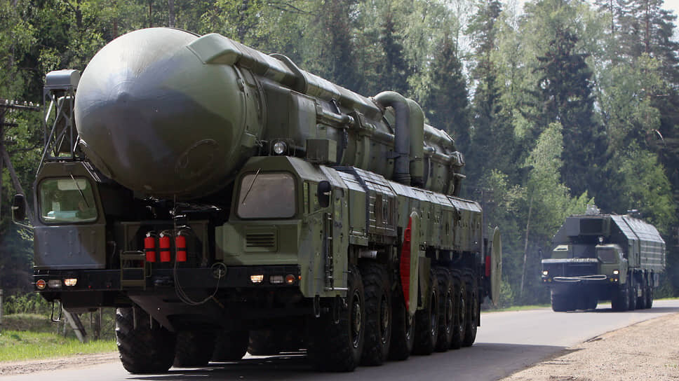 Фото: Александр Миридонов / Коммерсантъ📷Автономная пусковая установка ракетного комплекса «Тополь-М»