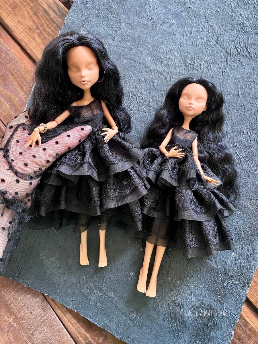 В процессе работы над аутфитами. Листай, чтобы увидеть больше фото