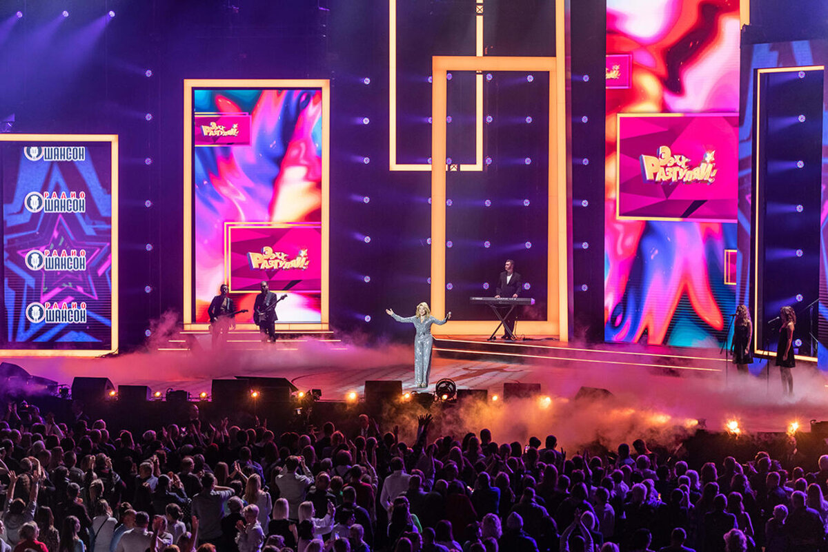    Любовь Успенская на концерте «Ээхх, Разгуляй!» предоставлено Пресс-службой «Радио Шансон»