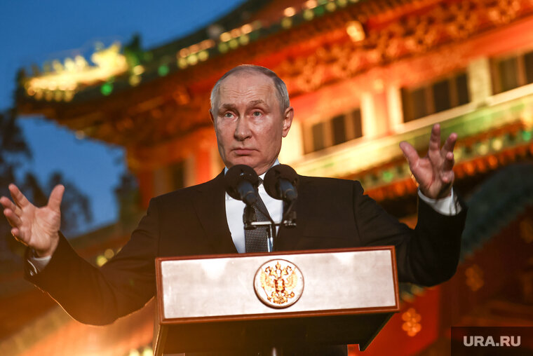    Президент РФ Владимир Путин встретился с главой Экваториальной Гвинеи