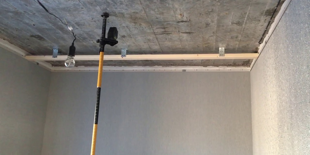 Натяжные потолки и встроенная мебель, что нужно знать?