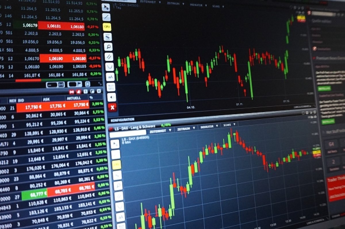    Эксперт Кабаков объяснил связь санкций с остановкой торгов на СПБ Бирже