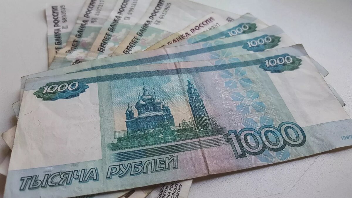     Повышение с 1 января минимального размера оплаты труда до 19 242 рубля обязаны соблюдать работодатели в Волгограде, иначе грозит крупный штраф, пишут СМИ.