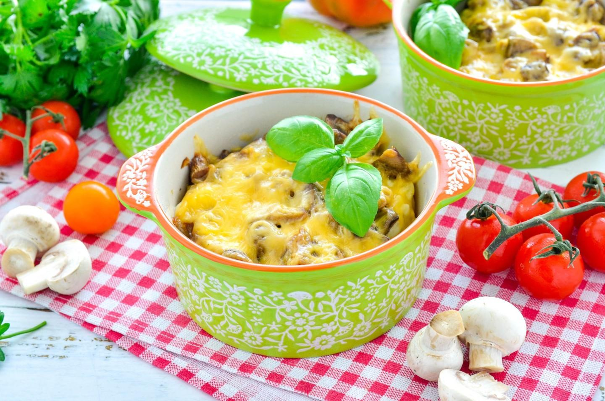 МЯСО В ГОРШОЧКАХ