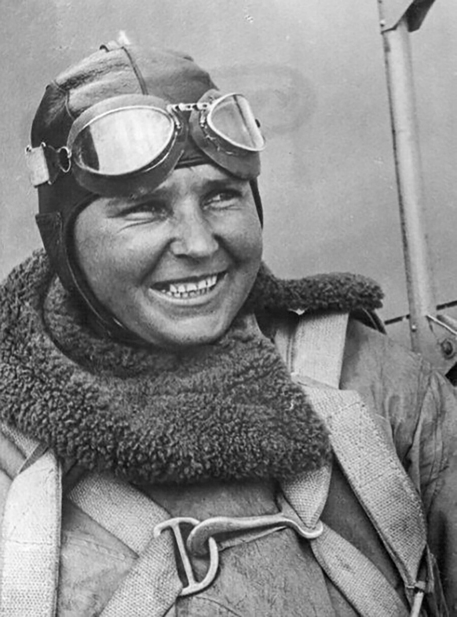 Герой Советского Союза Полина Денисовна Осипенко.