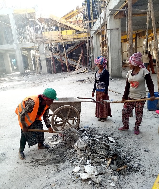 Эти эфиопки не приемлют кухонного рабства.