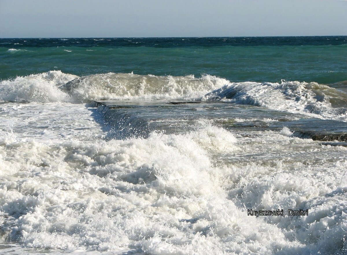 Морской источник. Почему море пахнет морем.