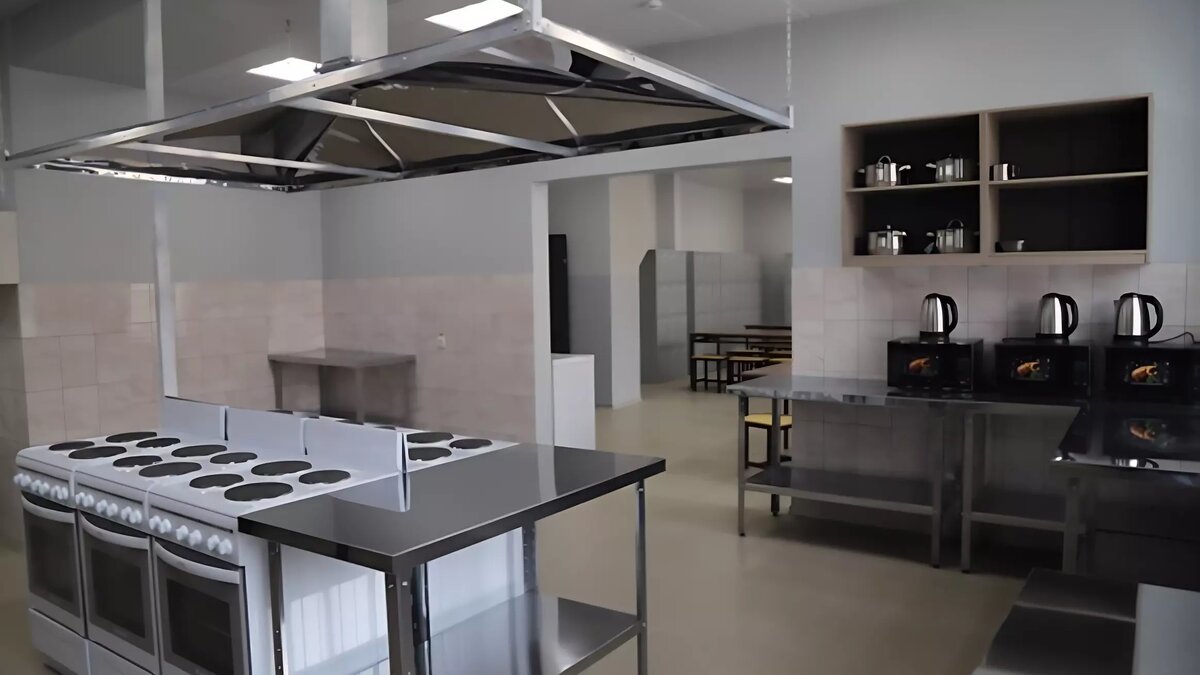     В Приморском крае торжественно открыли новый участок, функционирующий как исправительный центр. Его создали на базе компании «ФорестГранд», которая занимается лесозаготовкой и лесопереработкой. В УФИЦ № 4 можно будет трудоустроить 133 осужденных.