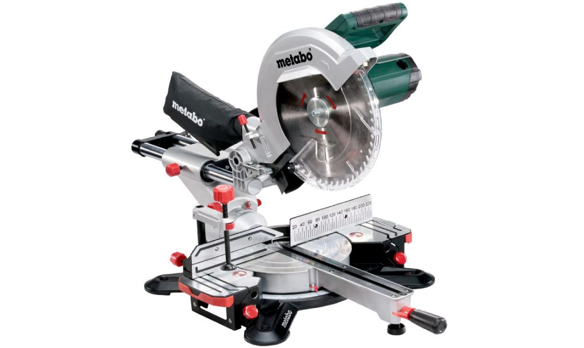 Торцовочная пила с протяжкой Metabo KGS 305 M