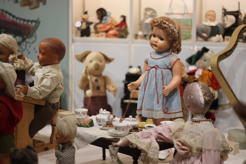 Коллекционер кукол рассказала о своем хобби и способах заработка на нем