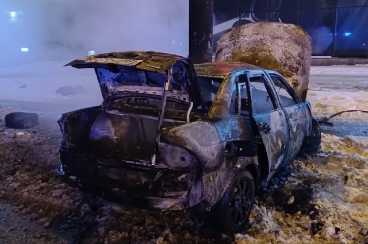    Машина загорелась после ДТП в Екатеринбурге