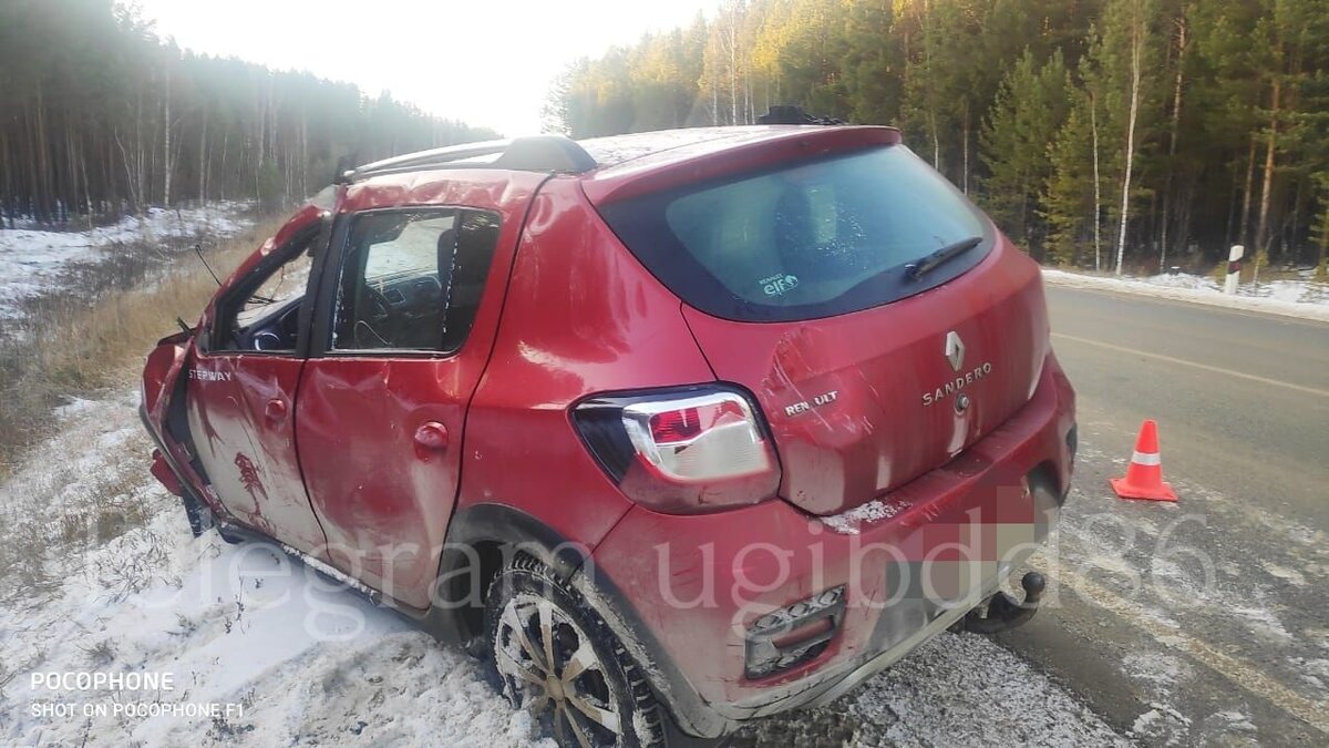    В Кондинском районе автоледи на высокой скорости слетела в кювет