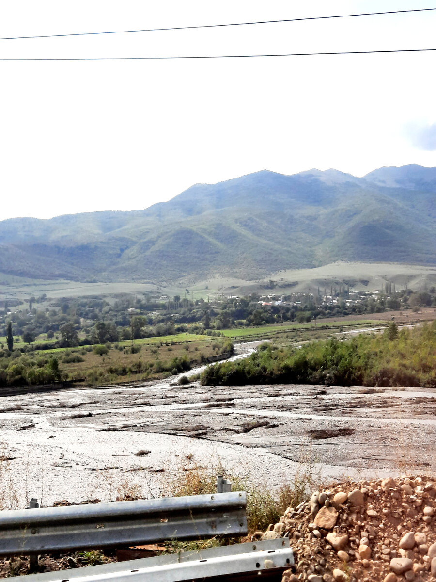 Село через реку уже Азербайджанское 