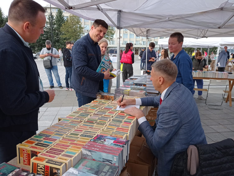 За автографом математического блогера выстроилась целая очередь