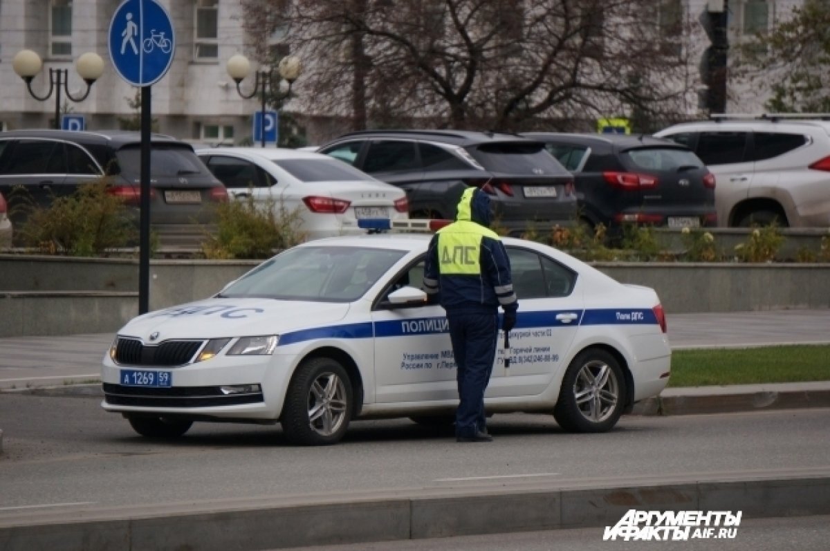    В Ижевске 29-летний водитель «Лады» врезался в световую опору и погиб