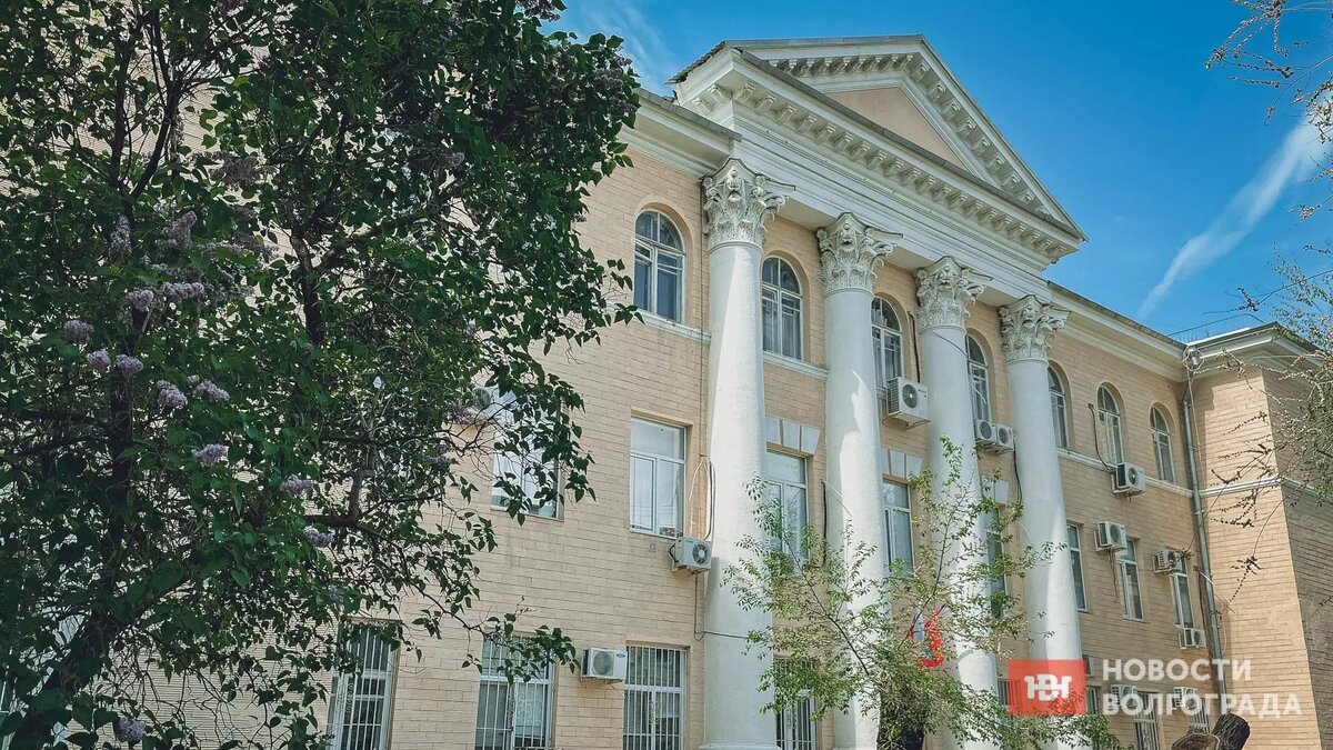     Рособрнадзор зафиксировал нарушения в работе гуманитарного института и института искусств и культуры в Волгограде, сообщает пресс-служба ведомства.