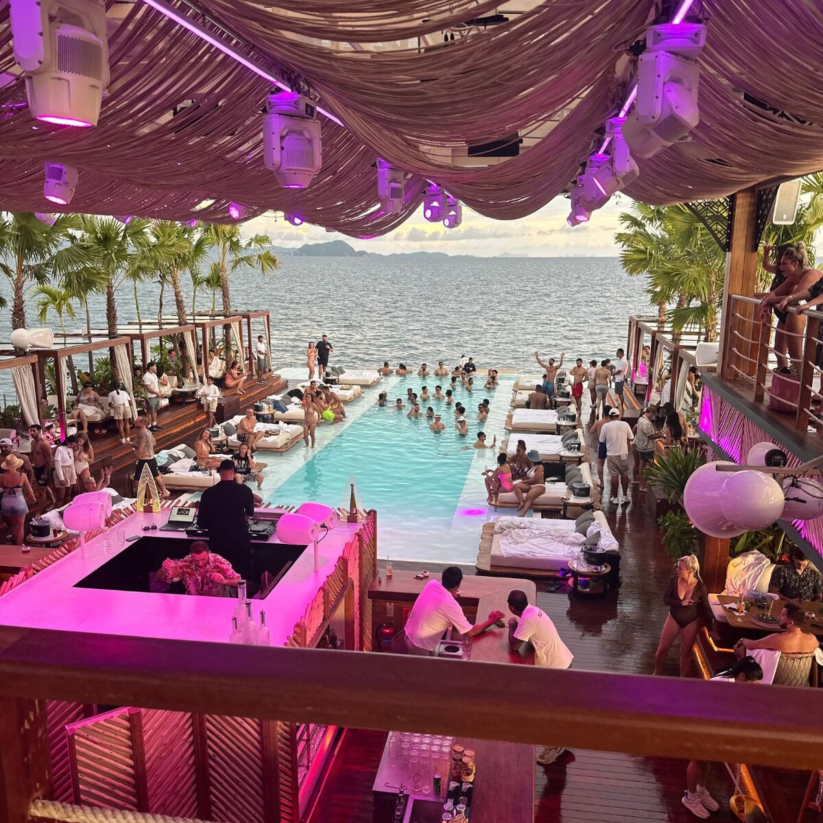 Yona Beach Club