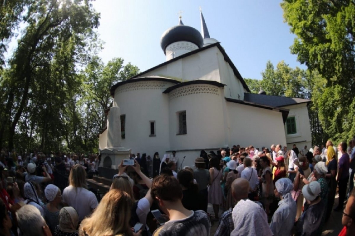    Проконтролировать подготовку к юбилею Пушкина поручено митрополиту Тихону