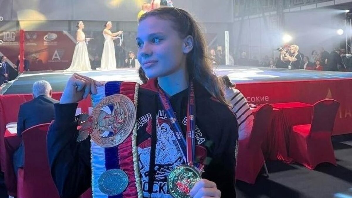    Курская спортсменка Елизавета Токарева стала мастером спорта России по боксу